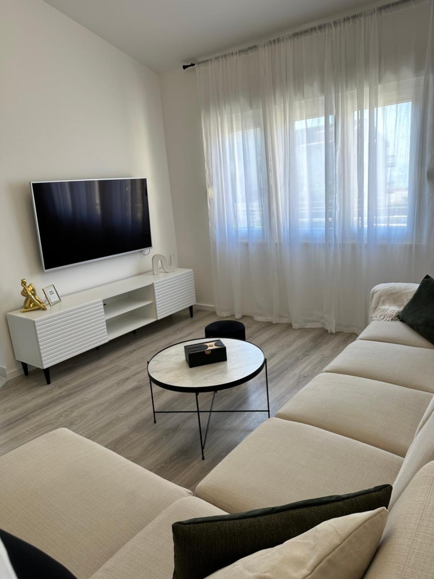 Deluxe Apartments Kate Makarska Exterior foto